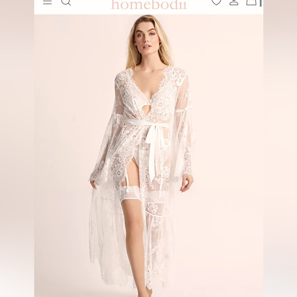 Homebodii Georgina White Lace Robe